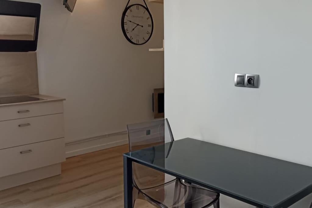 Suresnes : 2 Pieces Cosy Leilighet Eksteriør bilde